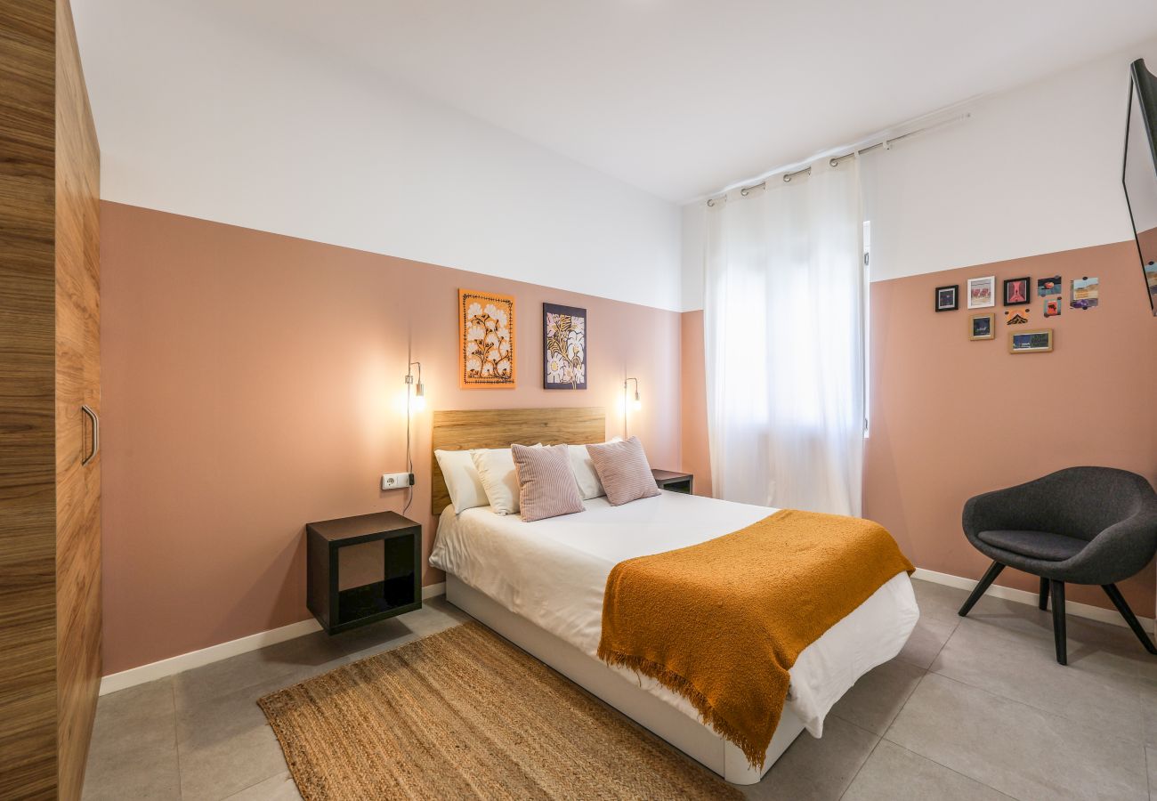 Apartment in Valencia / València -  Cozy Apartment 5 Minutes from the Beach 3A