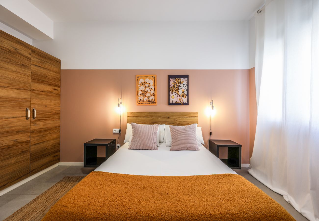 Apartment in Valencia / València -  Cozy Apartment 5 Minutes from the Beach 3A