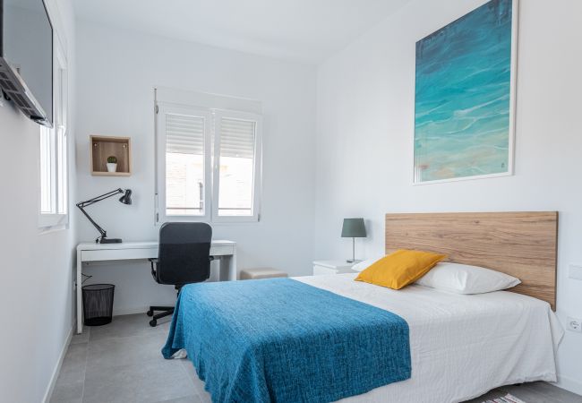 Rent by room in Valencia / València - NEW room near to the beach 3Ac