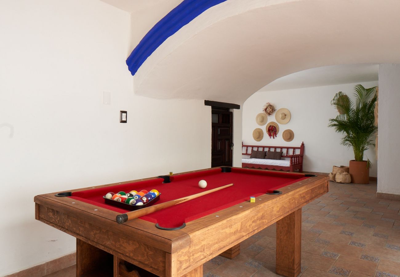 House in Ciudad de México - Incredible luxury house with 6 bedrooms, billiards and design features