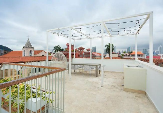 Apartment in Ciudad de Panamá - Rooftop Private Terrace + Spacious 1BR @CascoViejo
