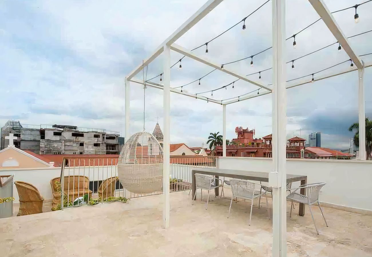 Apartment in Ciudad de Panamá - Rooftop Private Terrace + Spacious 1BR @CascoViejo