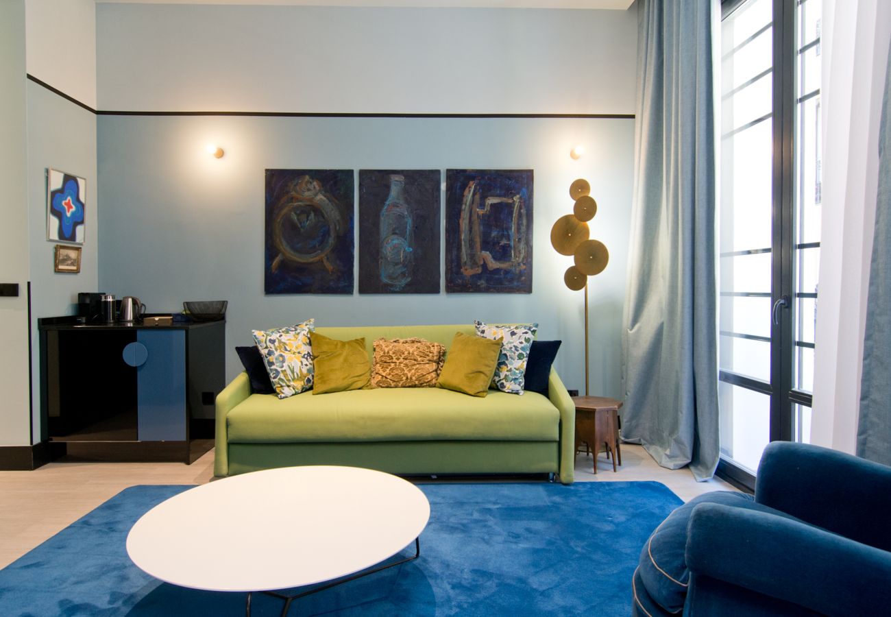 Apartment in Madrid - Unique Design Suite in Barrio de Las Letras A1E