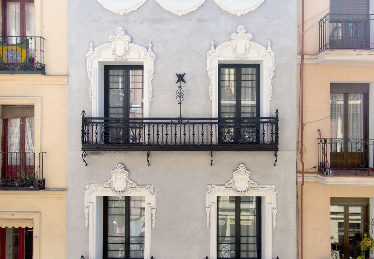 Apartment in Madrid - Unique Design Suite in Barrio de Las Letras A1E