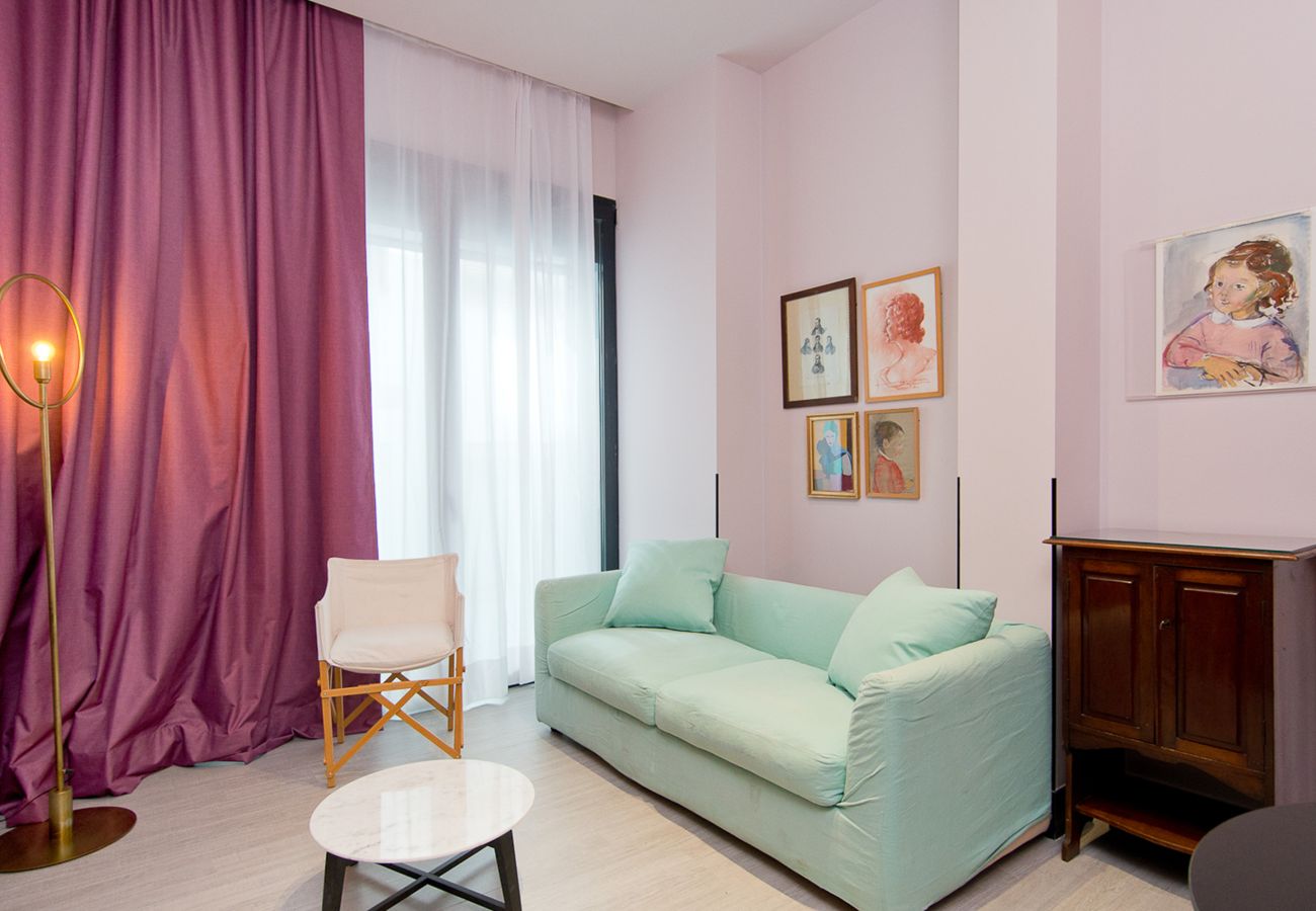 Apartment in Madrid - Unique Design Apartment in Barrio las Letras