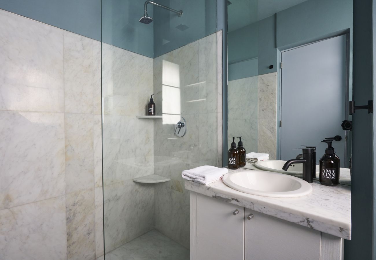 Rent by room in Ciudad de México - Bright room private bathroom La Condesa C9