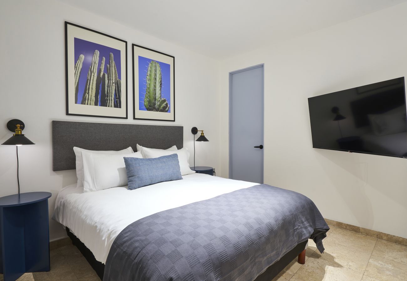Rent by room in Ciudad de México - Renewed Room w/ private bathroom La Condesa C7