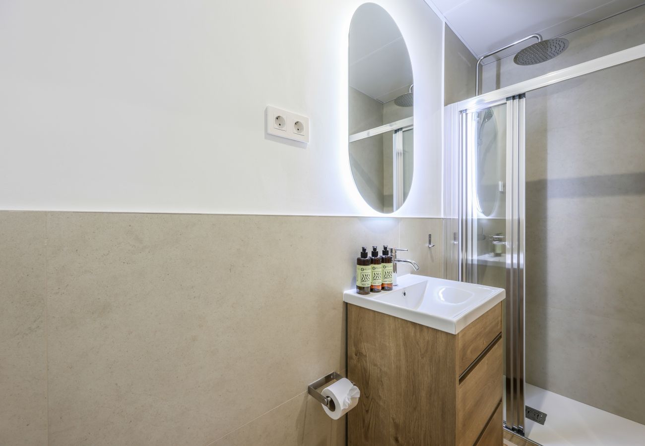 Apartment in Madrid - Modern 1bedroom  apartment - citycenter SOL (P1A)