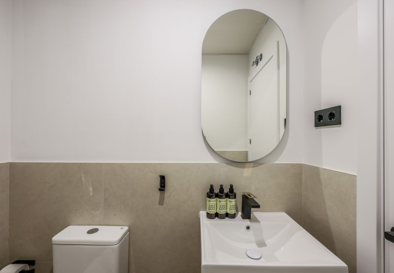 Studio in Madrid - NEW loft one step away from SOL (P1B)