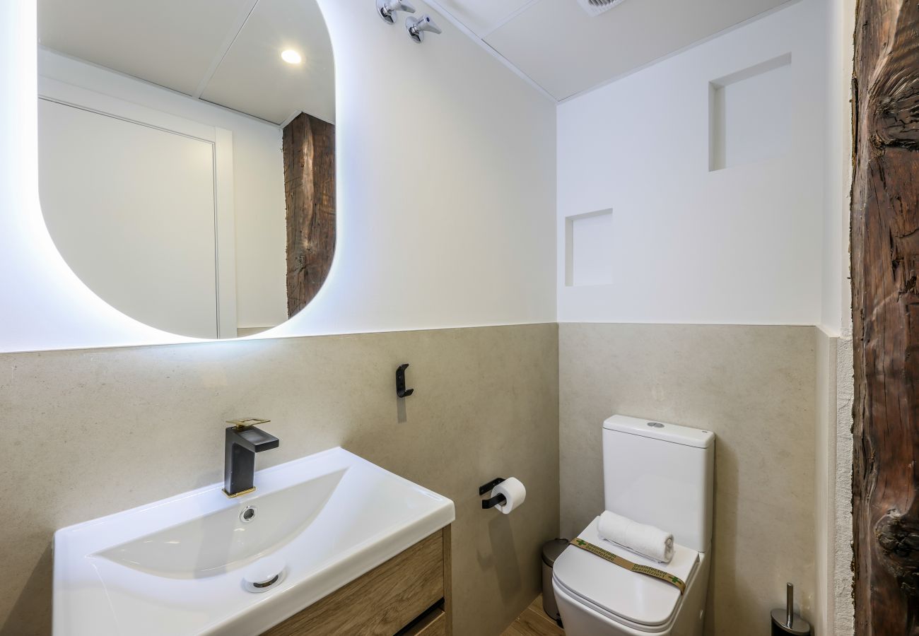 Aparthotel in Madrid - Comfortable loft in downtown center (P1C)