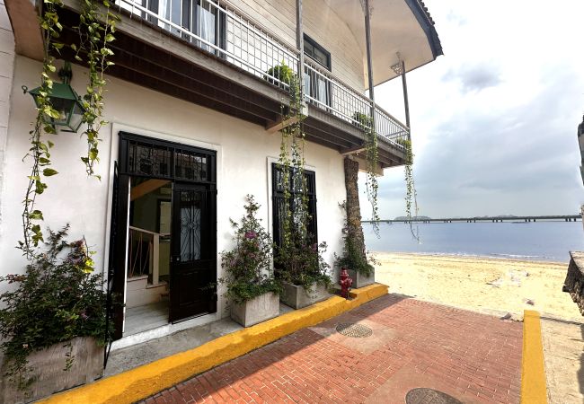 House in Ciudad de Panamá - Unique house with direct access to the beach, four bedrooms, balcony and design