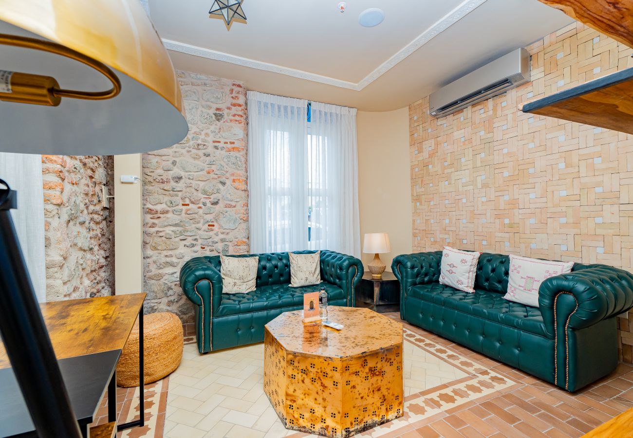 Rent by room in Ciudad de Panamá - Single Room Duplex and communal pool Ma9