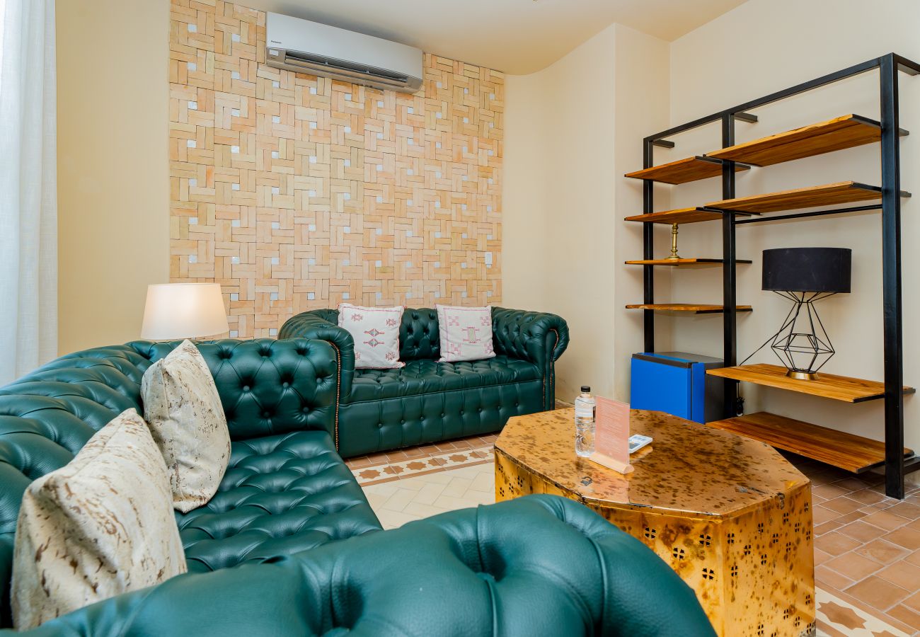 Rent by room in Ciudad de Panamá - Single Room Duplex and communal pool Ma9