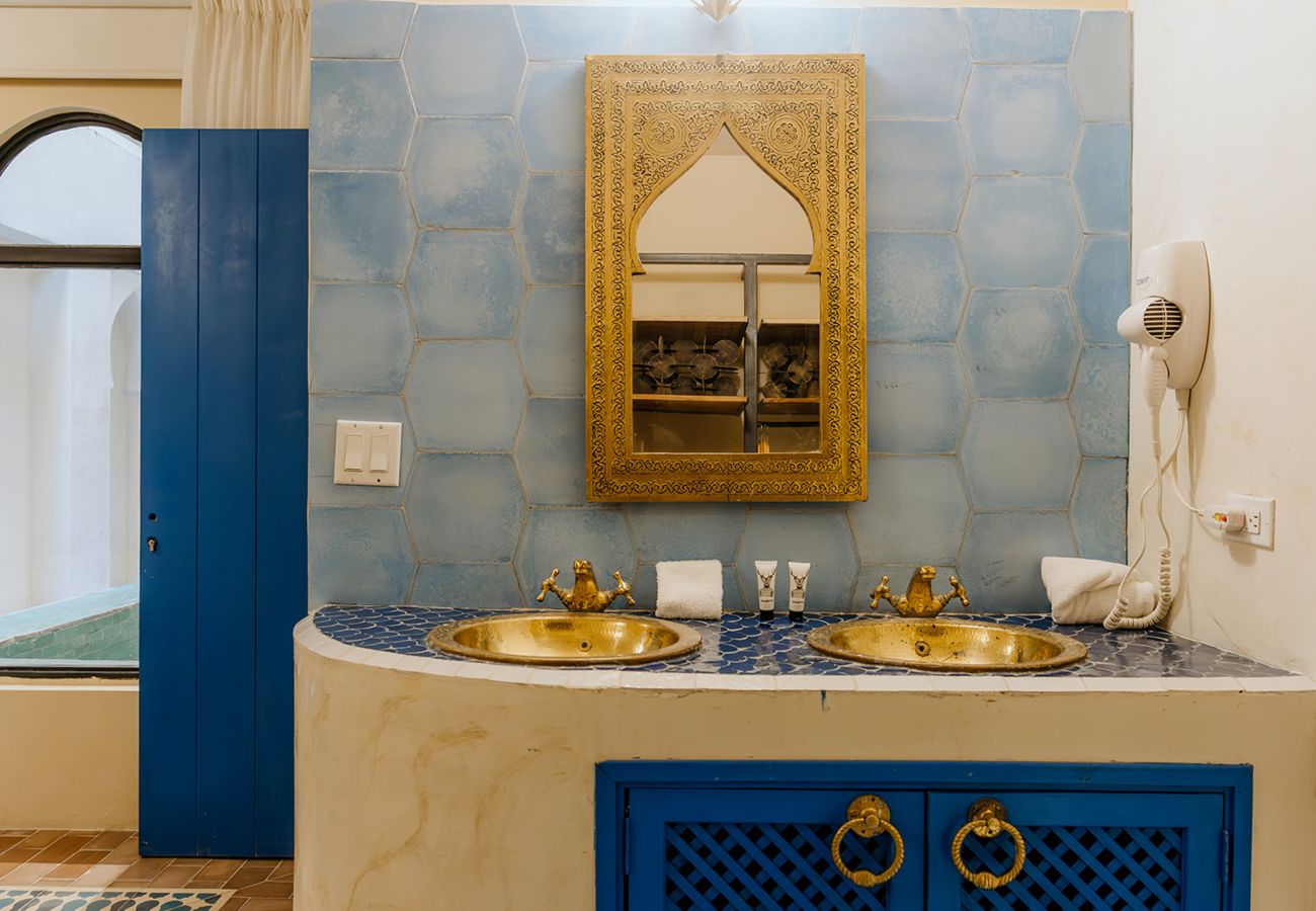 Rent by room in Ciudad de Panamá - Room Premium with Private Pool Ma1