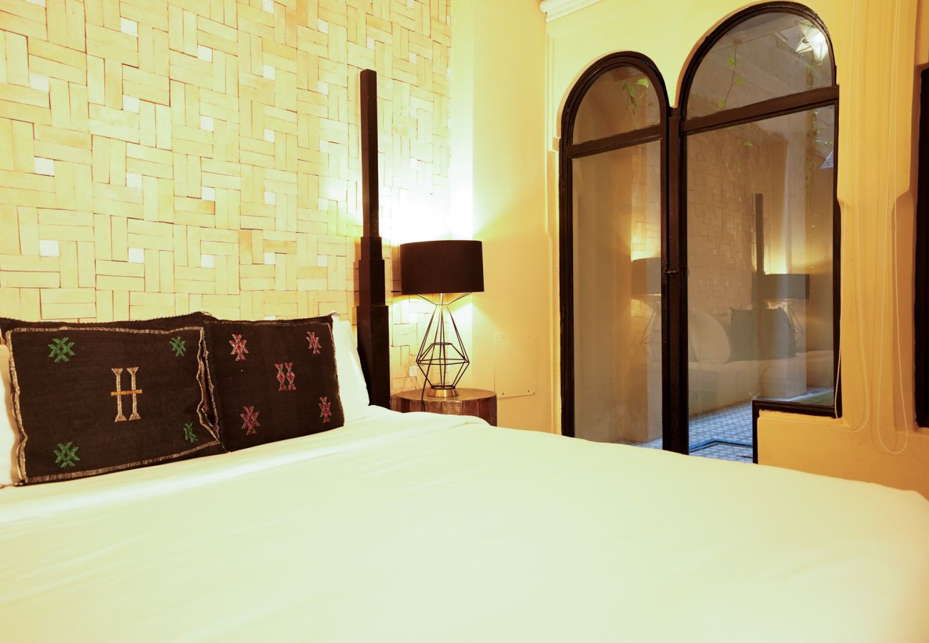 Rent by room in Ciudad de Panamá - Moroccan House - Private Pool - Location - Rooftop M1