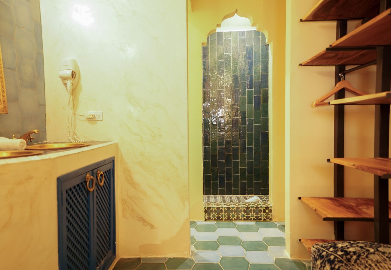 Rent by room in Ciudad de Panamá - Moroccan House - Private Pool - Location - Rooftop M1