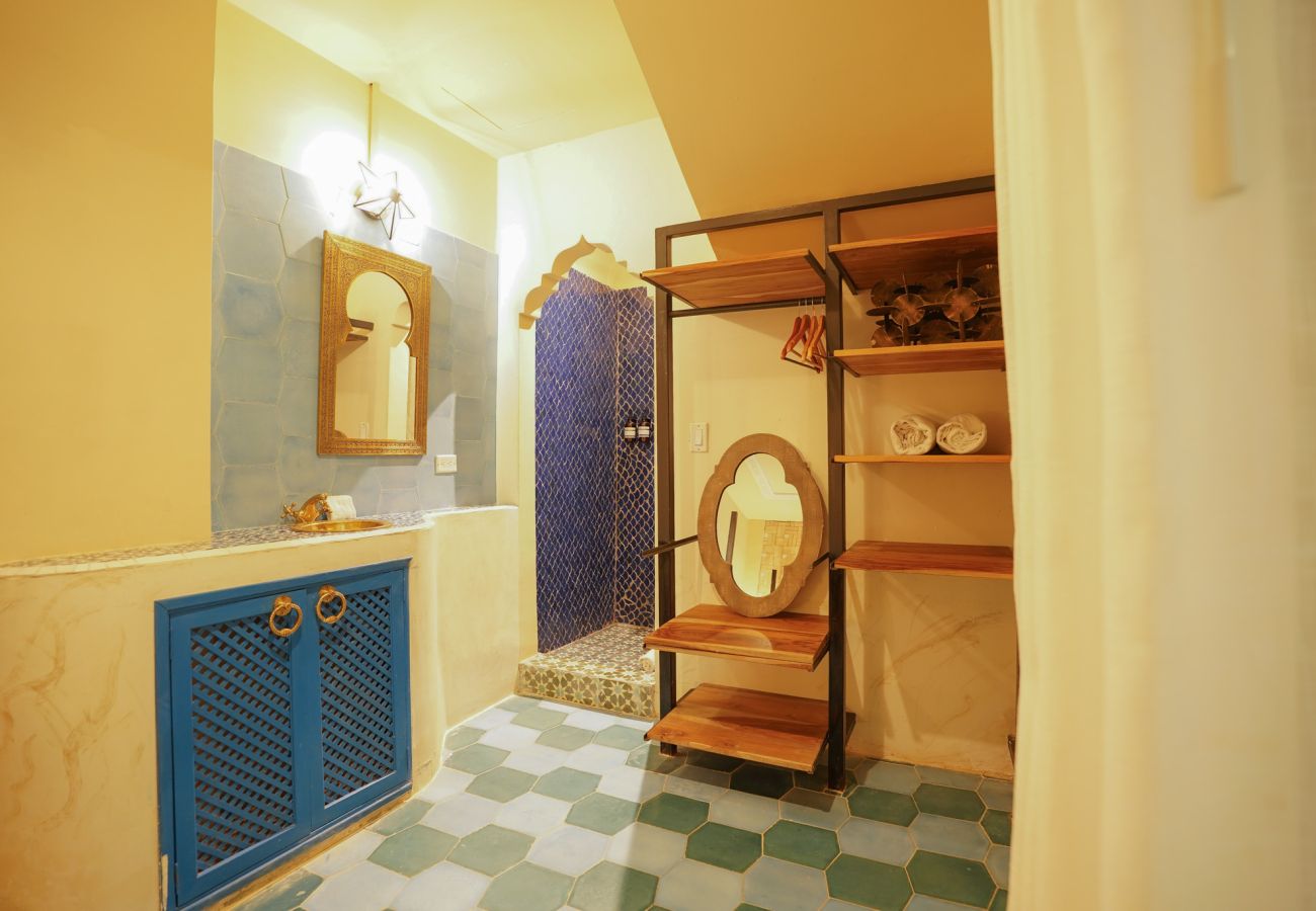 Rent by room in Ciudad de Panamá - Moroccan House - Private Pool - Location - Rooftop M1