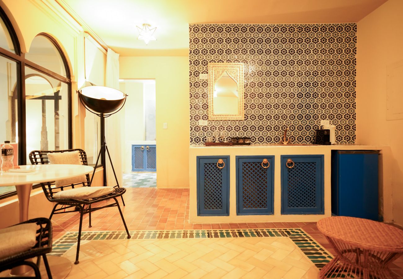 Rent by room in Ciudad de Panamá - Moroccan House - Private Pool - Location - Rooftop M1