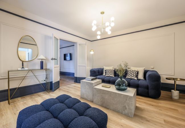 Aparthotel in Madrid - Stunning Designer Apartment on Gran Vía SB4