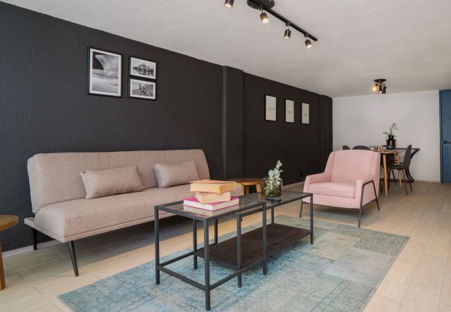 Apartment in Ciudad de México - 1BR Central & Modern – Family Friendly P2