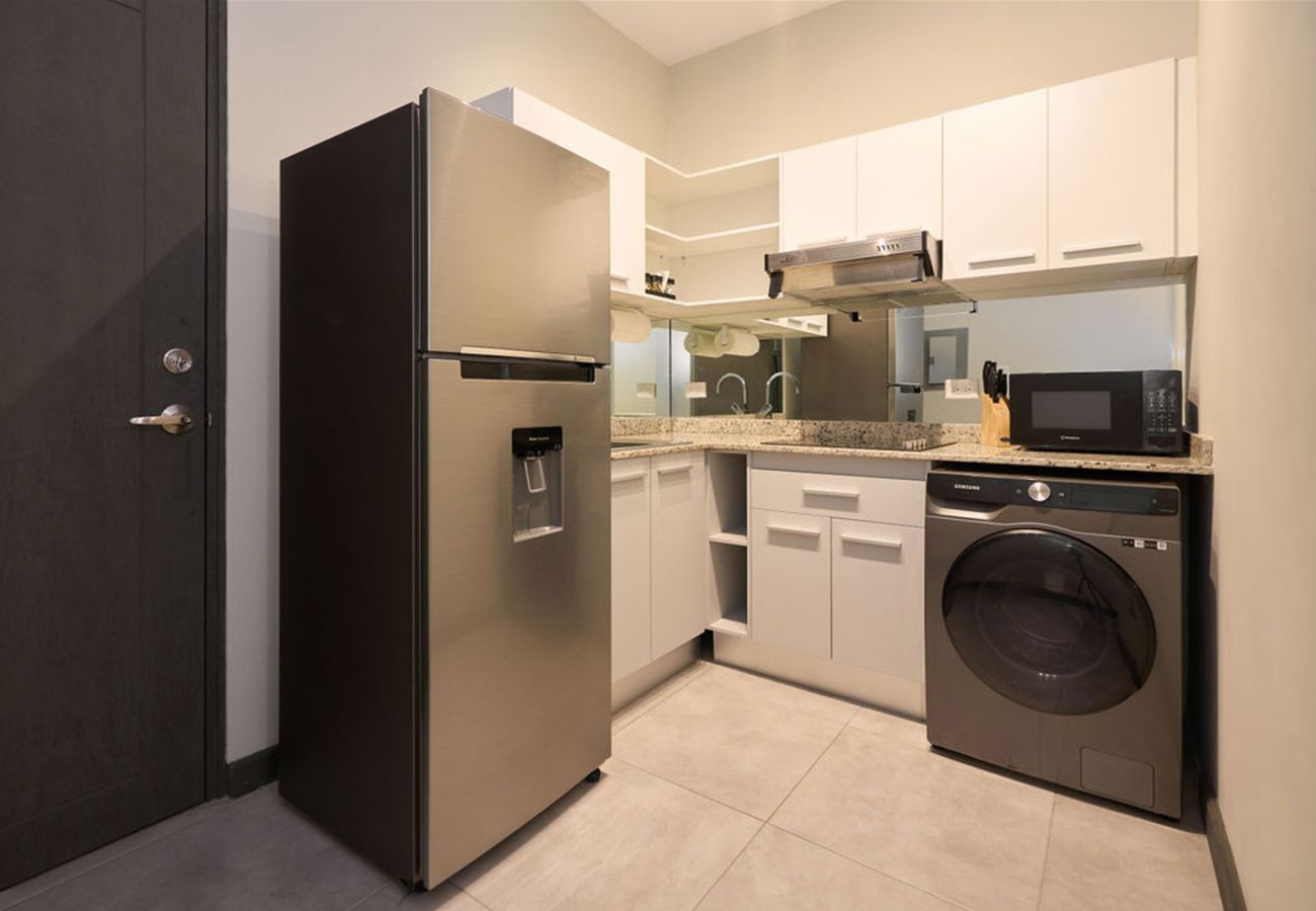 Studio in Ciudad de Panamá - 1BR Seaview and Beach Access F6