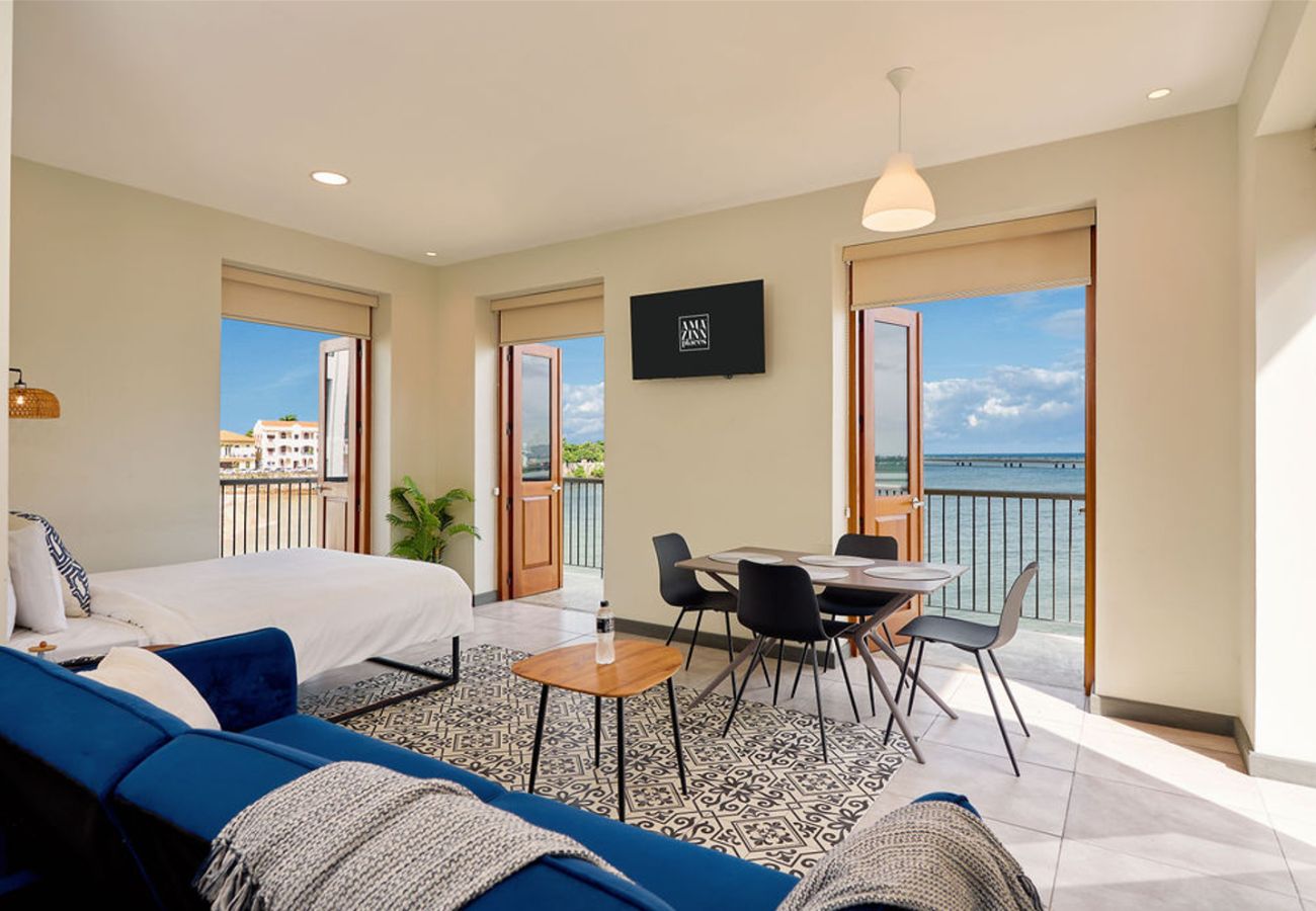 Studio in Ciudad de Panamá - 1BR Seaview and Beach Access F6