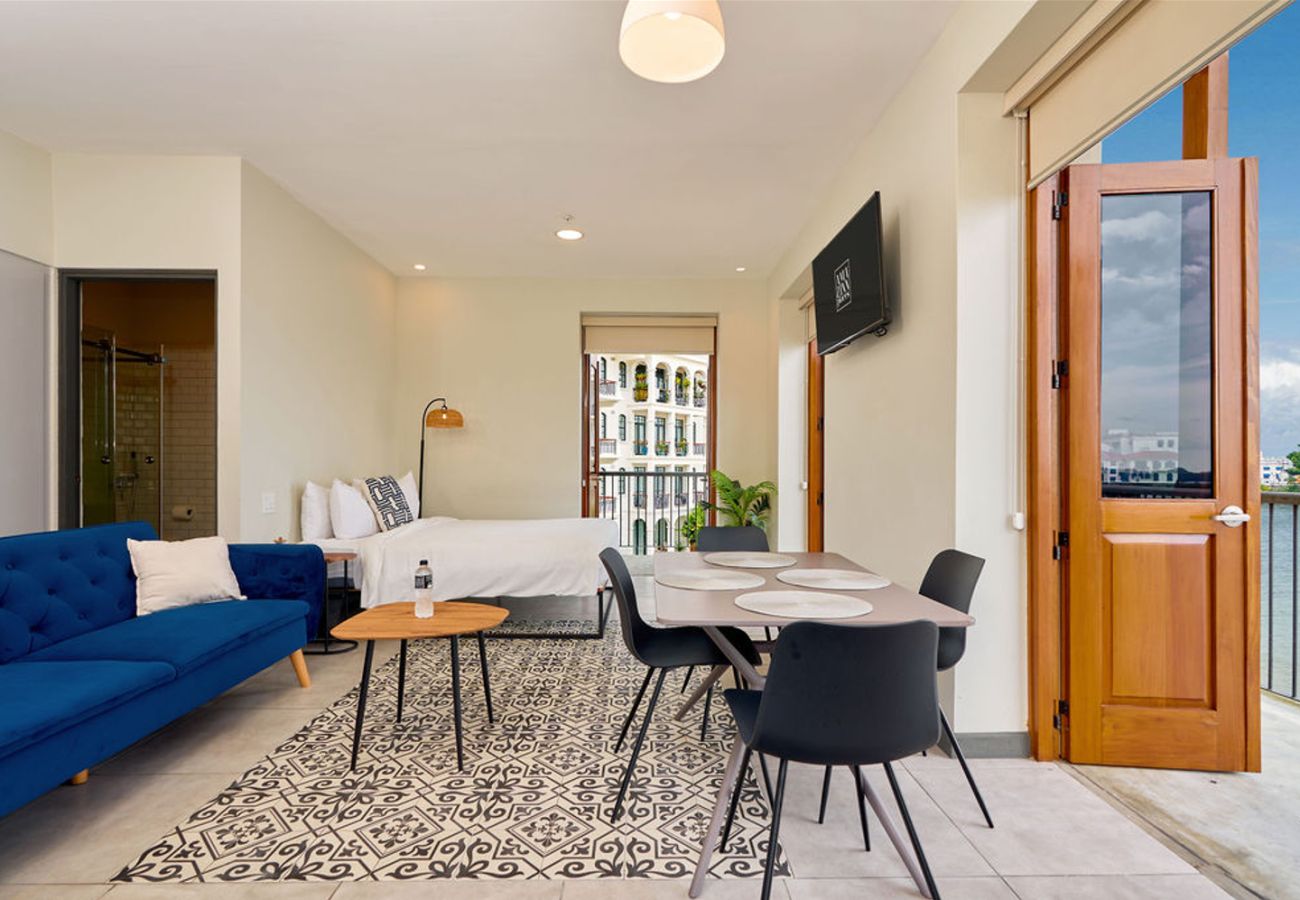 Studio in Ciudad de Panamá - 1BR Seaview and Beach Access F6