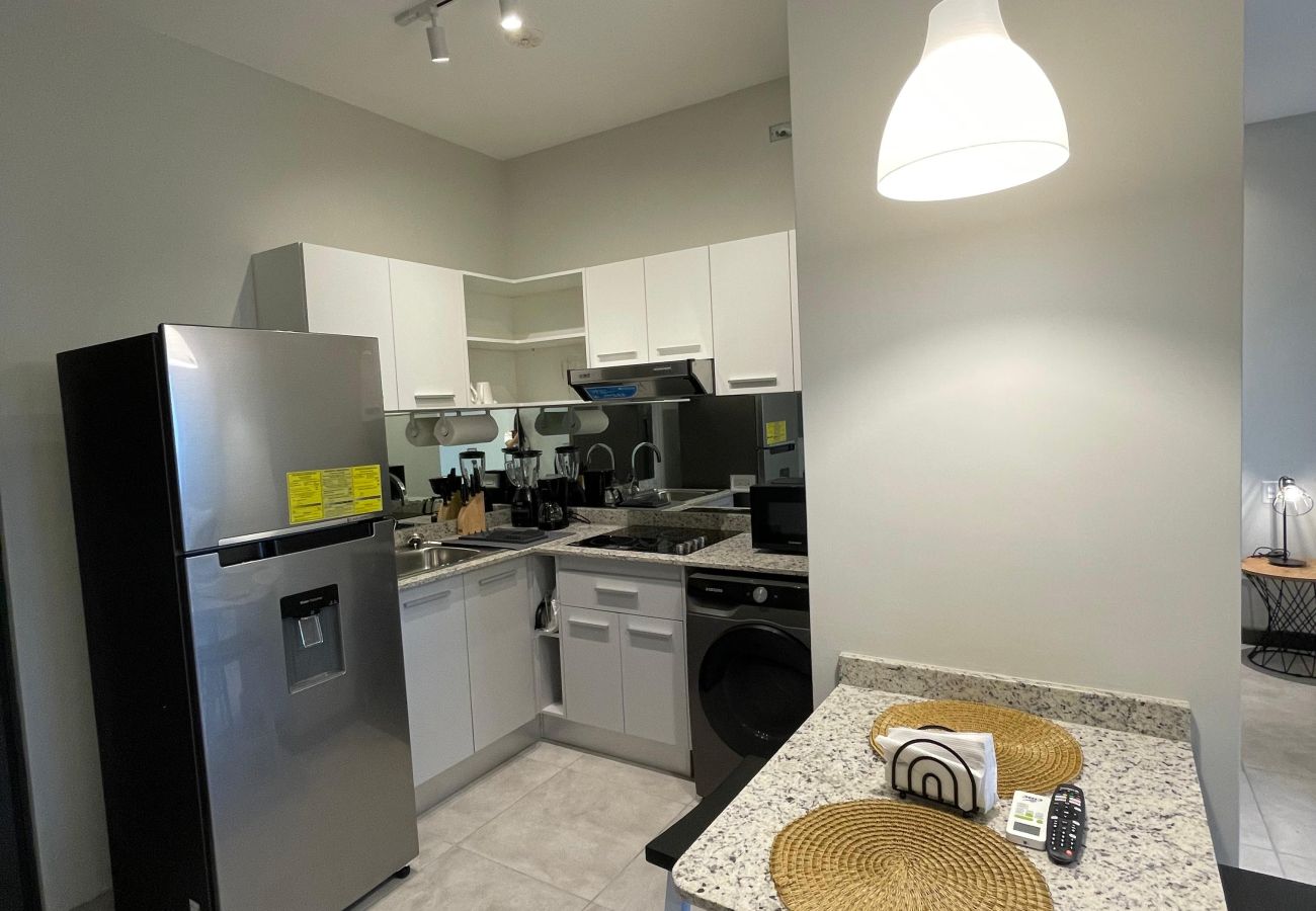 Studio in Ciudad de Panamá - 1BR Seaview and Beach Access F7