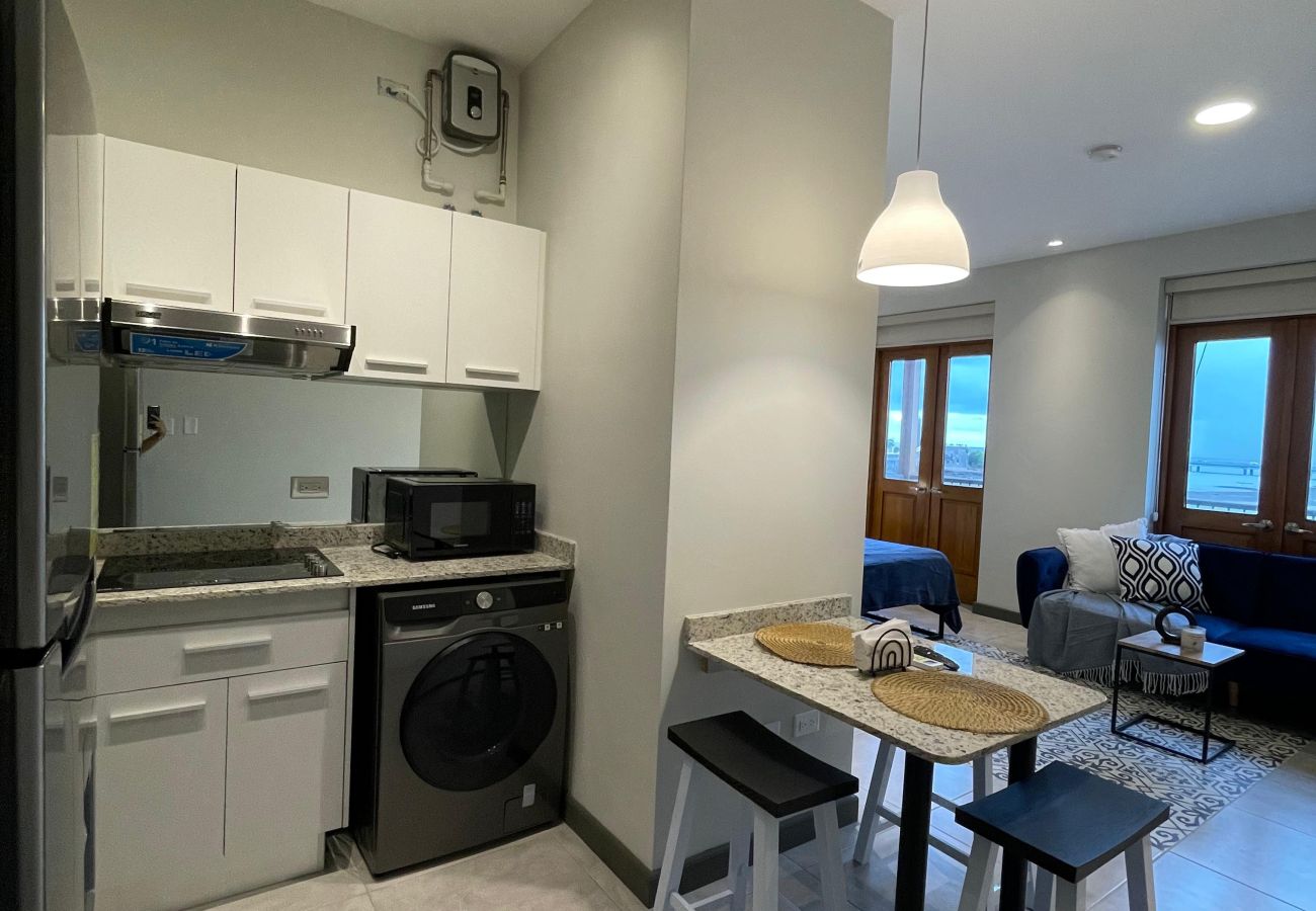 Studio in Ciudad de Panamá - 1BR Seaview and Beach Access F7