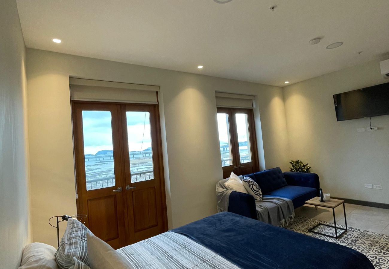 Studio in Ciudad de Panamá - 1BR Seaview and Beach Access F7