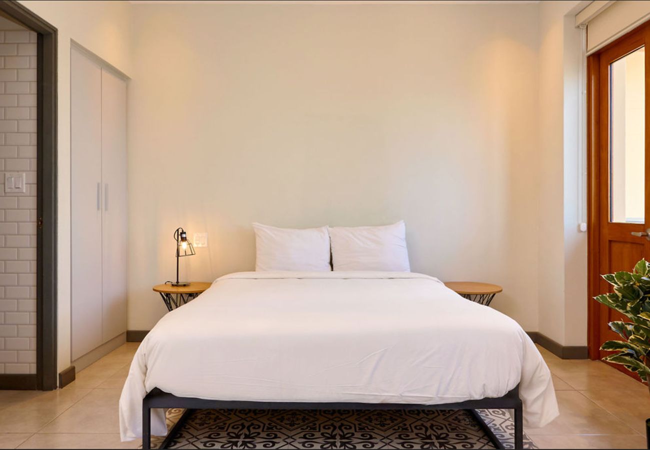 Studio in Ciudad de Panamá - 1BR Seaview and Beach Access F7