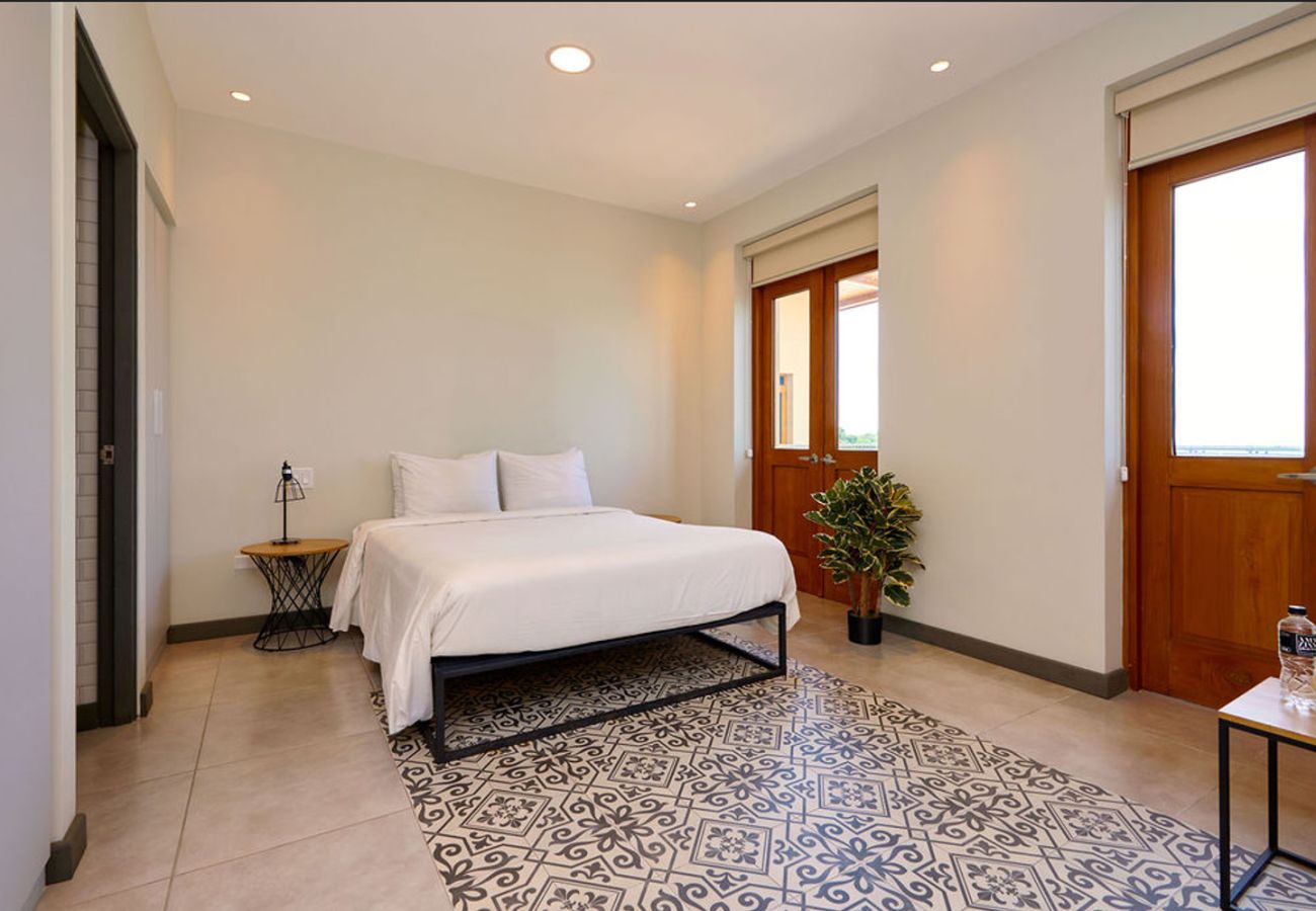 Studio in Ciudad de Panamá - 1BR Seaview and Beach Access F7