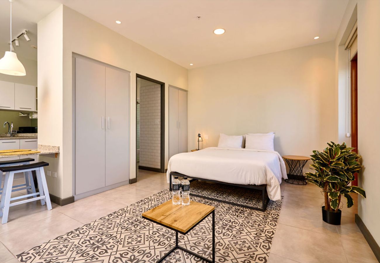 Studio in Ciudad de Panamá - 1BR Seaview and Beach Access F7