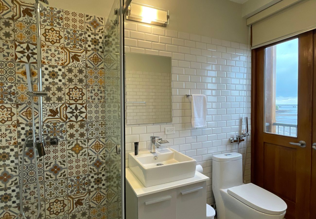 Studio in Ciudad de Panamá - 1BR Seaview and Beach Access F8