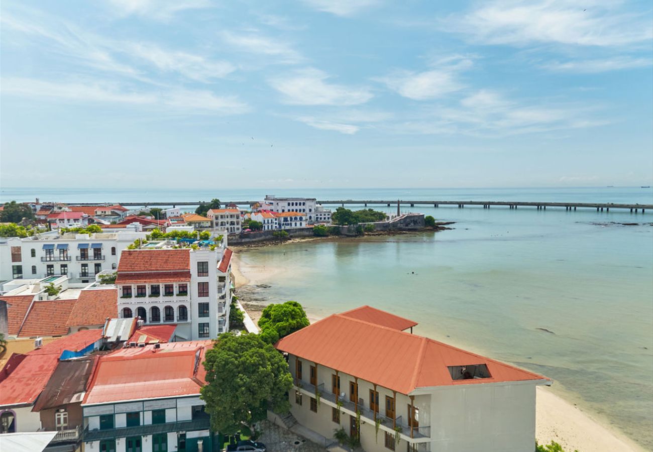 Apartment in Ciudad de Panamá - 1BR Seaview Beach Access F9