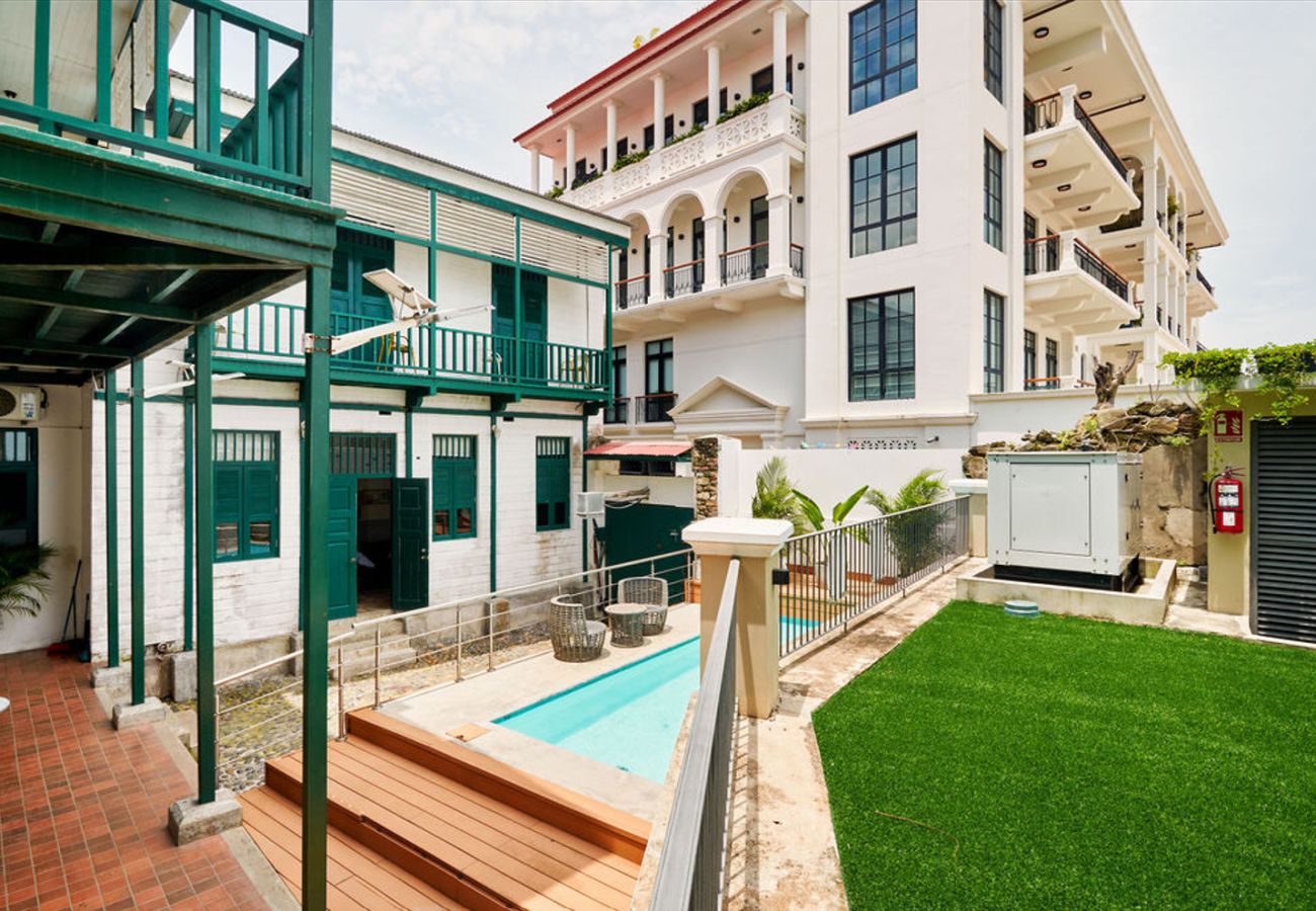 Apartment in Ciudad de Panamá - 1BR Seaview Beach Access F9