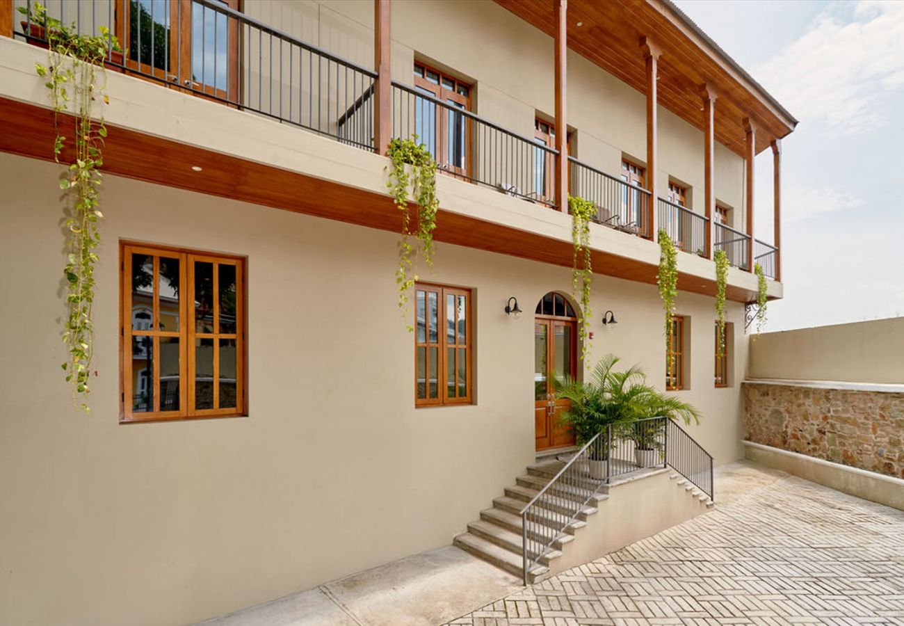 Apartment in Ciudad de Panamá - 1BR Seaview Beach Access F9