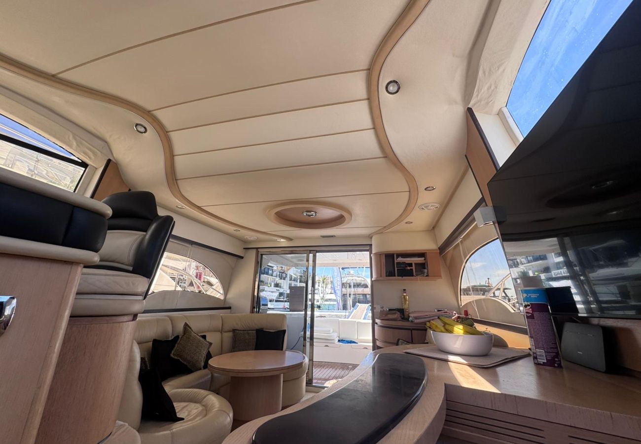 Boat in Marbella - Incredible Yacht in Puerto Banus