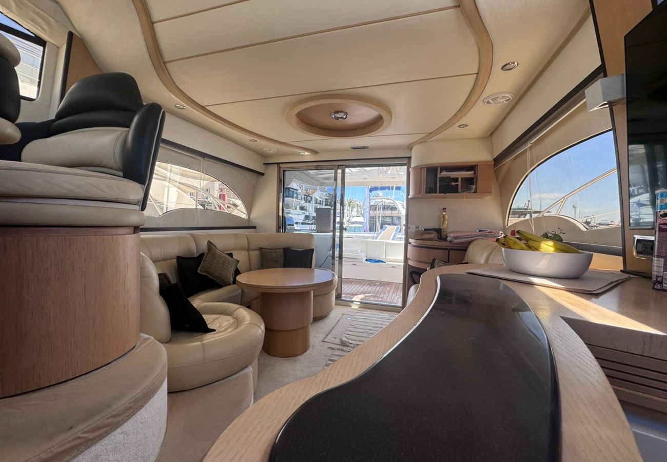 Boat in Marbella - Incredible Yacht in Puerto Banus