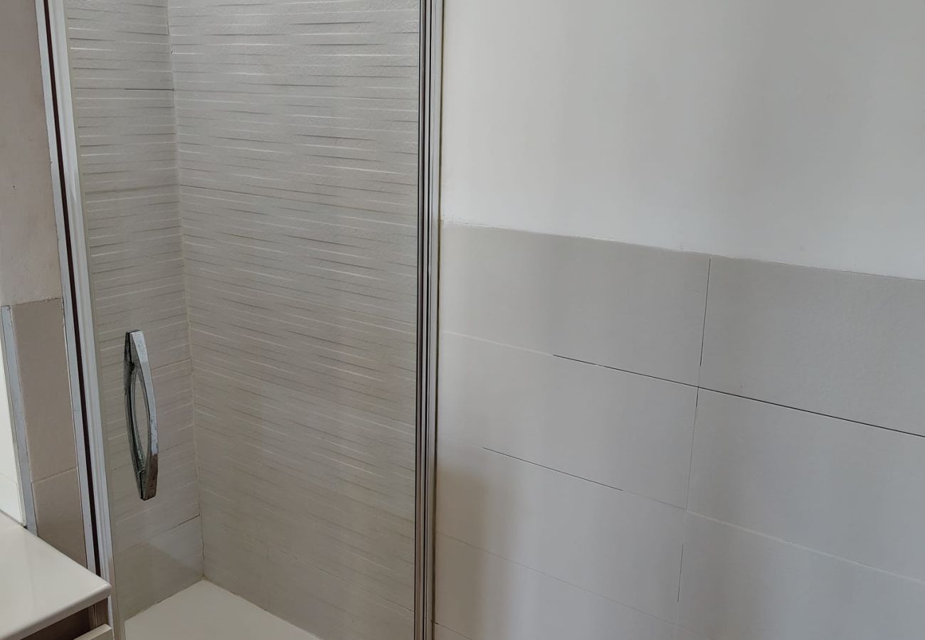 Aparthotel in Valencia / València - Amazing 2 bedroom Atic - C5