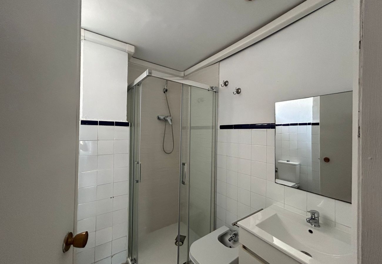 Aparthotel in Valencia / València - Amazing 2 bedroom Atic - C5