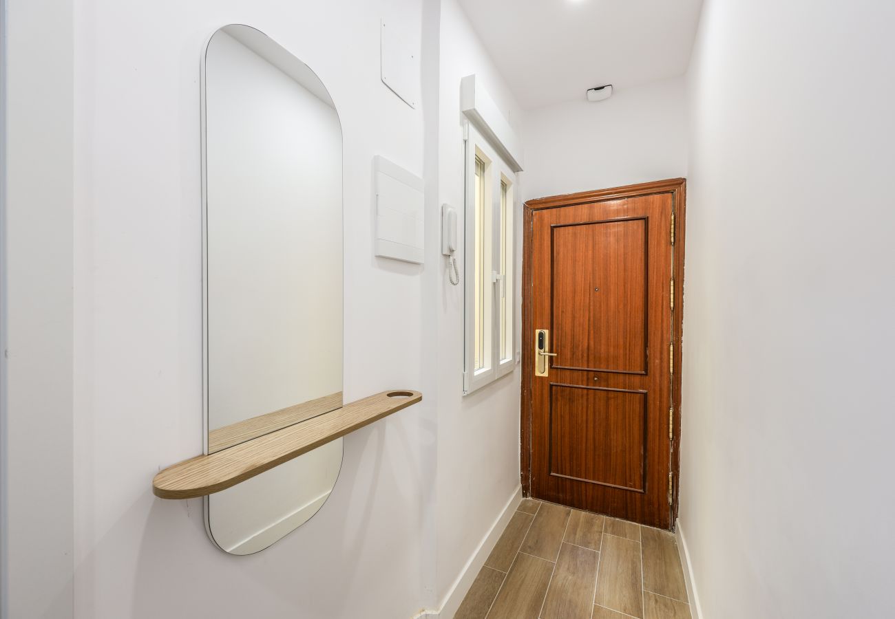 Aparthotel in Madrid - Lovely 2BR Center of Madrid E4A