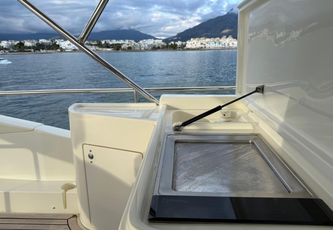 Boat in Marbella - Exclusive luxury yacht