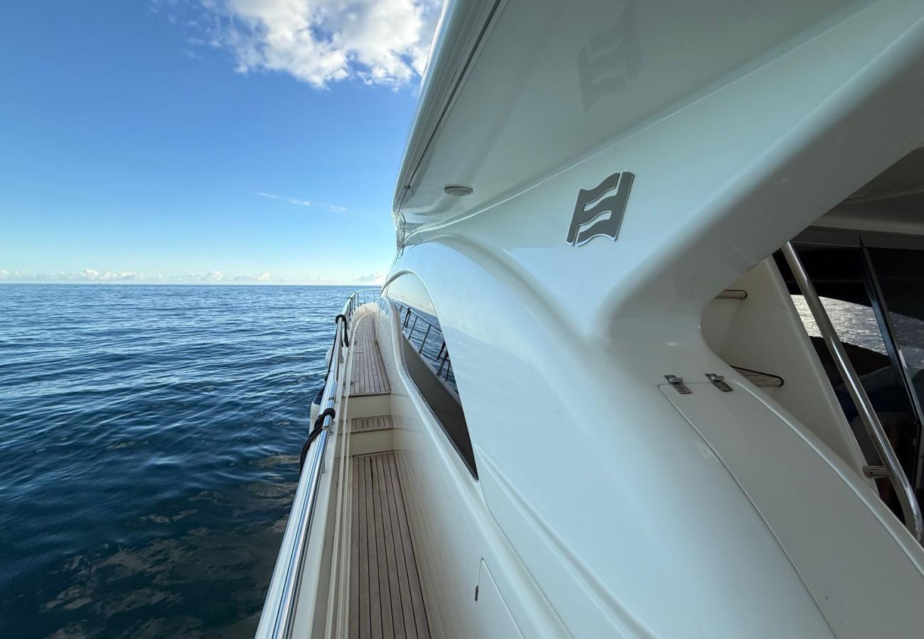 Boat in Marbella - Exclusive luxury yacht