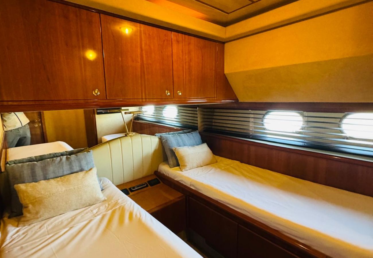 Boat in Marbella - Exclusive luxury yacht