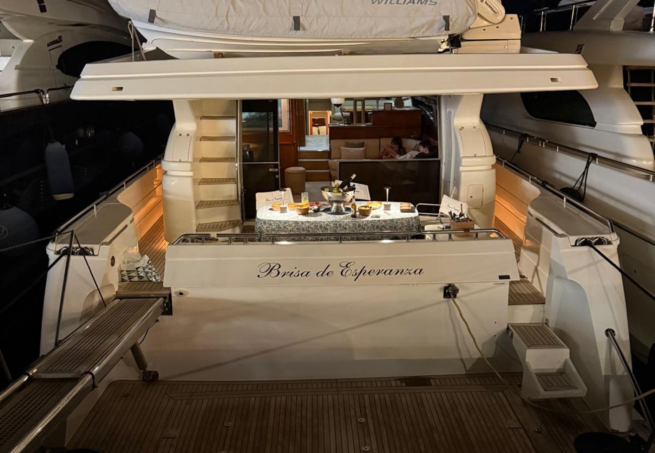 Boat in Marbella - Exclusive luxury yacht