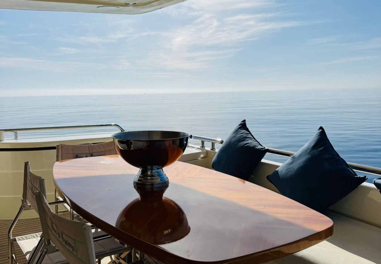 Boat in Marbella - Exclusive luxury yacht