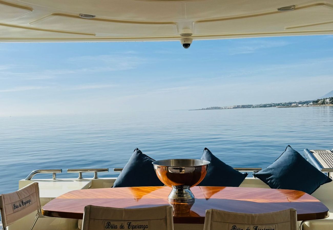 Boat in Marbella - Exclusive luxury yacht