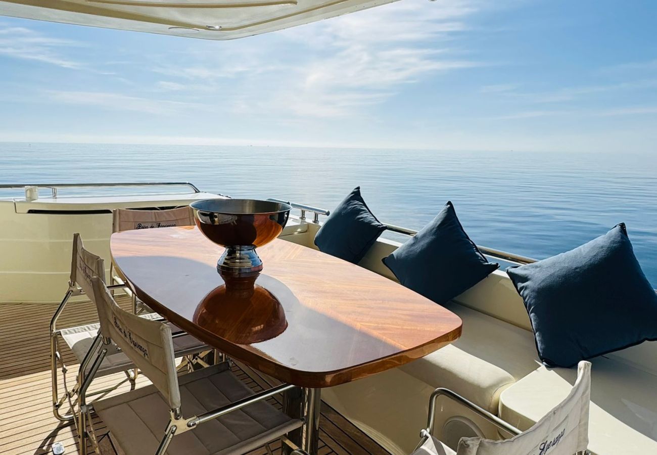 Boat in Marbella - Exclusive luxury yacht