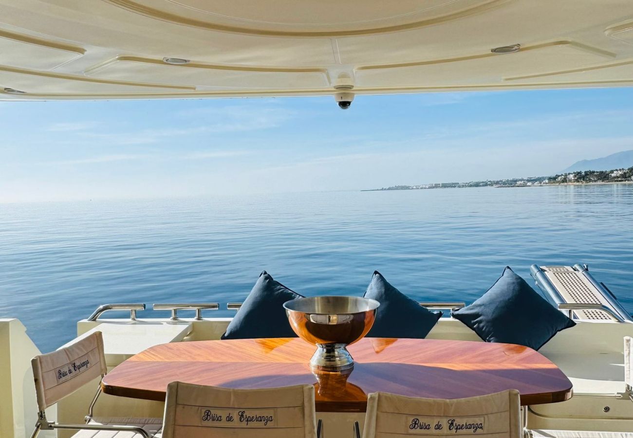 Boat in Marbella - Exclusive luxury yacht